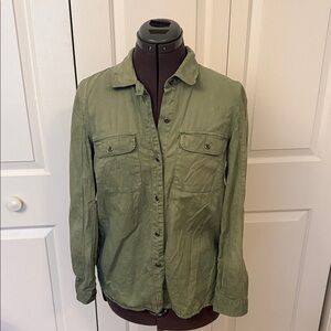 Madewell Women's Green Button-Up Shirt